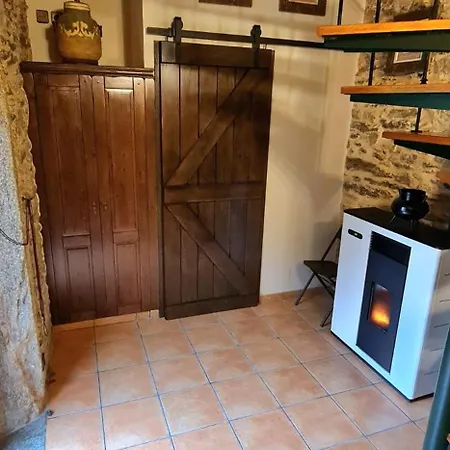 Casa Horreo Con Jacuzzi בקתה *